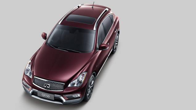 Teto lunar é o destaque interno, assim como o maior entre-eixos garantindo mais espaço para os ocupates | <a href="https://quatrorodas.abril.com.br/noticias/saloes/new-york-2015/infiniti-revela-qx50-2016-entre-eixos-alongado-852420.shtml" target="_blank" rel="migration">Leia</a> Teto lunar é o destaque interno, assim como o maior entre-eixos garantindo mais espaço para os ocupates | <a href="https://quatrorodas.abril.com.br/noticias/saloes/new-york-2015/infiniti-revela-qx50-2016-entre-eixos-alongado-852420.shtml" target="_blank" rel="migration">Leia</a>