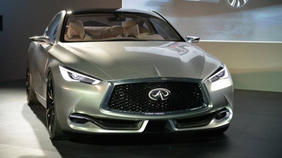 Q60 Concept chega com faróis de LED e maiores entradas de ar | <a href="https://quatrorodas.abril.com.br/noticias/saloes/detroit-2015/infiniti-revela-q60-concept-detroit-824520.shtml" rel="migration">Leia mais</a>