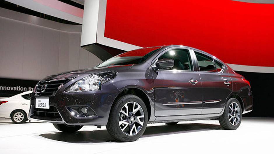 M&eacute;dios: Nissan New Versa 1.0 12V Flex - 9,3 km etanol - 15,2 km/l gasolina | <a href="https://quatrorodas.abril.com.br/noticias/mercado/inmetro-divulga-ranking-2015-programa-etiquetagem-veicular-827512.shtml" rel="migration">Leia mais</a>