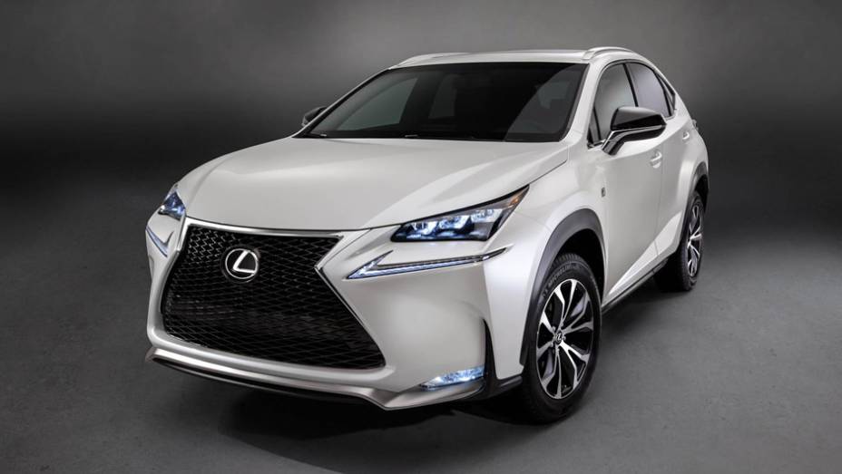 Lexus NX 200t F SPORT | <a href="https://quatrorodas.abril.com.br/noticias/saloes/pequim-2014/lexus-revela-crossover-nx-2015-pequim-780341.shtml" rel="migration">Leia mais</a>