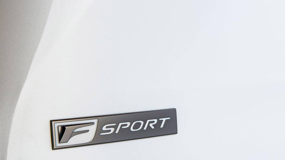 Vers&atilde;o F SPORT | <a href="https://quatrorodas.abril.com.br/noticias/saloes/pequim-2014/lexus-revela-crossover-nx-2015-pequim-780341.shtml" rel="migration">Leia mais</a>