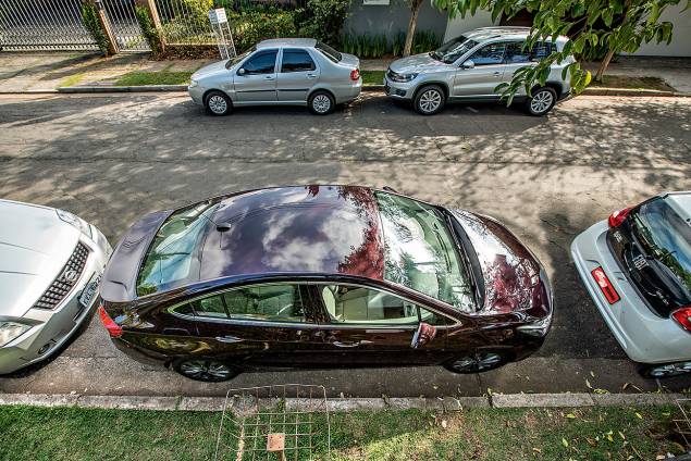 O teste foi feito em uma vaga com 5,67 metros de comprimento, 1 metro a mais que o próprio Cruze O teste foi feito em uma vaga com 5,67 metros de comprimento, 1 metro a mais que o próprio Cruze