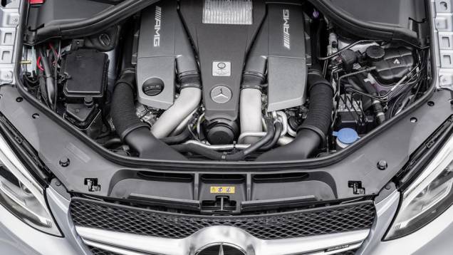 Motor é 5.5 litros V8 biturbo de 585 cavalos de potência | <a href="https://quatrorodas.abril.com.br/noticias/saloes/detroit-2015/mercedes-amg-gle63-s-coupe-revelada-oficialmente-detroit-824420.shtml" rel="migration">Leia mais</a>