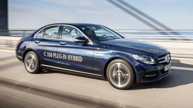 Modelo oferece 275 cv e 61,08 mkgf de torque na potência combinada | <a href="https://quatrorodas.abril.com.br/noticias/saloes/detroit-2015/mercedes-mostra-c350-plug-in-hybrid-824600.shtml" rel="migration">Leia mais</a> Modelo oferece 275 cv e 61,08 mkgf de torque na potência combinada | <a href="https://quatrorodas.abril.com.br/noticias/saloes/detroit-2015/mercedes-mostra-c350-plug-in-hybrid-824600.shtml" rel="migration">Leia mais</a>
