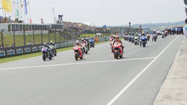 Confira as melhores imagens da MotoGP em Sachsenring! | <a href="https://quatrorodas.abril.com.br/moto/noticias/motogp-marquez-vence-sachsenring-886580.shtml" rel="migration">Leia mais</a> Confira as melhores imagens da MotoGP em Sachsenring! | <a href="https://quatrorodas.abril.com.br/moto/noticias/motogp-marquez-vence-sachsenring-886580.shtml" rel="migration">Leia mais</a>
