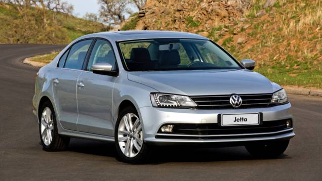 O Jetta ganha novo visual e também a nova versão de entrada Trendline - <a href="https://quatrorodas.abril.com.br/noticias/fabricantes/vw-lanca-novos-jetta-touareg-840644.shtml" rel="migration">Leia mais</a>