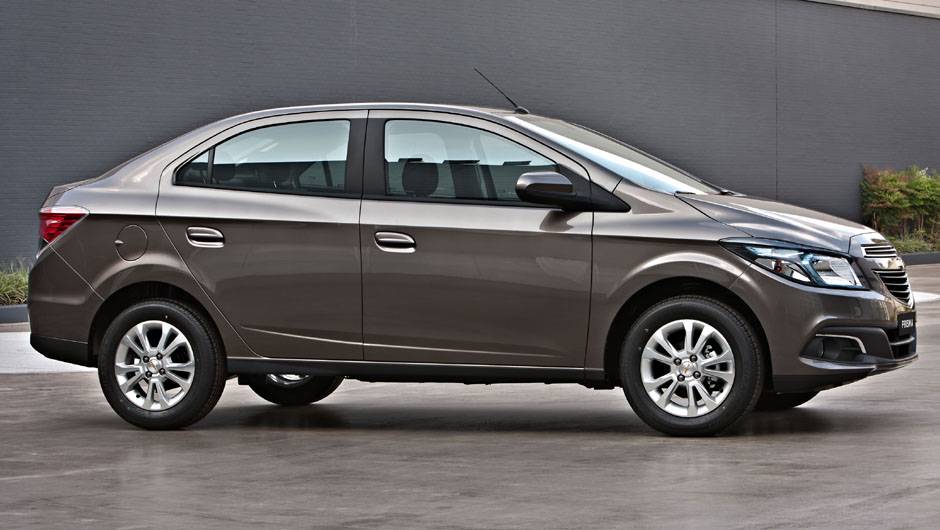 Novo Chevrolet Prisma LT ser&aacute; oferecido com os motores 1.0 e 1.4. Vers&atilde;o LTZ s&oacute; utilizar&aacute; o propulsor 1.4 | <a href="https://quatrorodas.abril.com.br/carros/lancamentos/novo-chevrolet-prisma-custa-partir-r-xx-xxx-733233.shtml" rel="migration">Leia mais</a>
