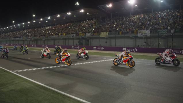 Confira o melhor da Moto GP 2015, etapa do Qatar | <a href="https://quatrorodas.abril.com.br/moto/noticias/rossi-show-fatura-moto-gp-qatar-852000.shtml" rel="migration">Leia mais</a> Confira o melhor da Moto GP 2015, etapa do Qatar | <a href="https://quatrorodas.abril.com.br/moto/noticias/rossi-show-fatura-moto-gp-qatar-852000.shtml" rel="migration">Leia mais</a>