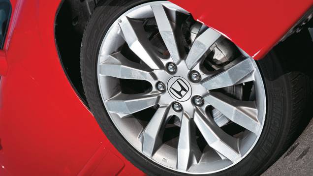 ... os pneus Michelin fazem sumir. Rapidamente ... os pneus Michelin fazem sumir. Rapidamente