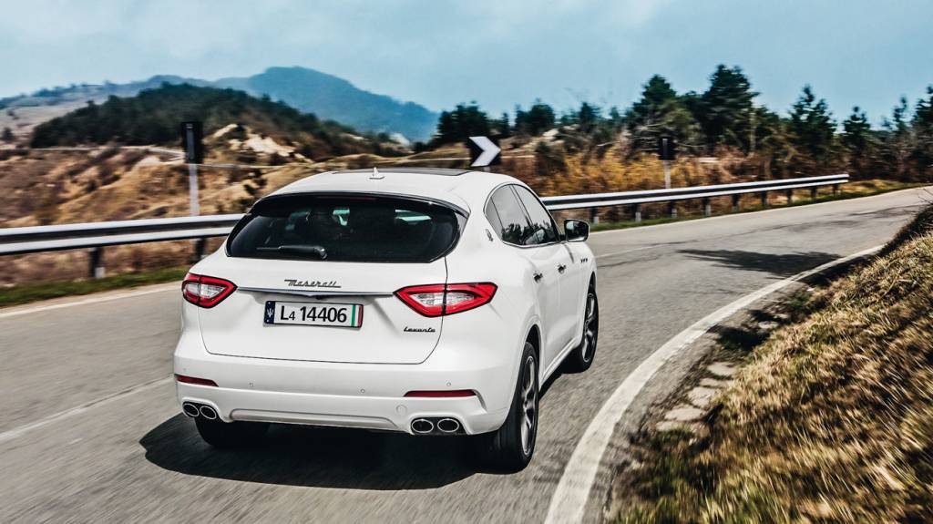 Maserati Levante Saídas duplas acompanham o motor V6. Em breve, um V8