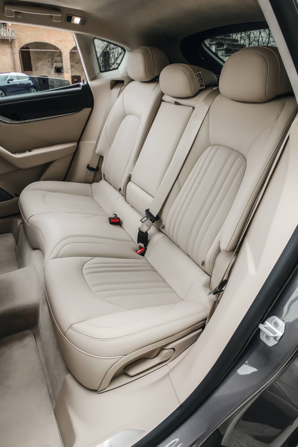 Maserati Levante Bancos traseiros têm ajuste elétrico