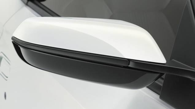 Visual bem acabado em branco perolado e detalhes em preto pela carroceria, como no retrovisor em dois tons | <a href="https://quatrorodas.abril.com.br/noticias/fabricantes/honda-revela-s660-concept-edition-851940.shtml" target="_blank" rel="migration">Leia mais</a> Visual bem acabado em branco perolado e detalhes em preto pela carroceria, como no retrovisor em dois tons | <a href="https://quatrorodas.abril.com.br/noticias/fabricantes/honda-revela-s660-concept-edition-851940.shtml" target="_blank" rel="migration">Leia mais</a>