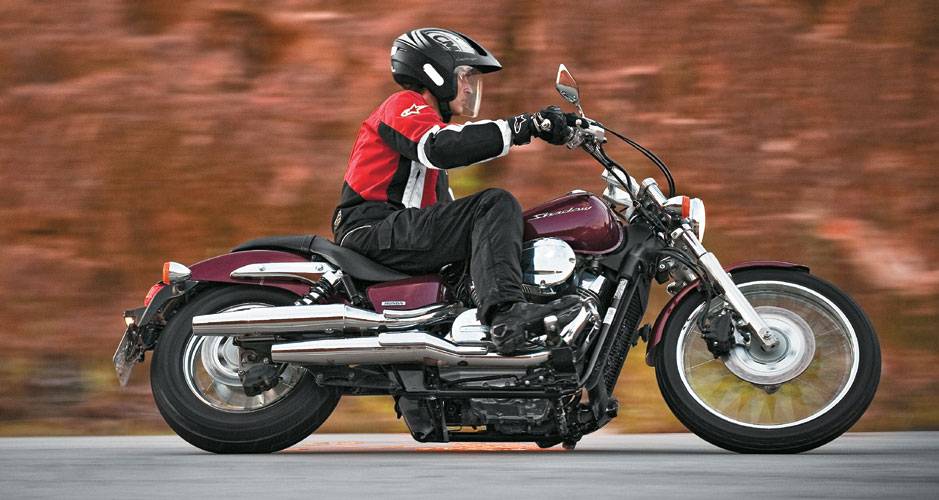 A estabilidade &eacute; limitada pela pedaleira - ou o salto da bota - raspando no asfalto