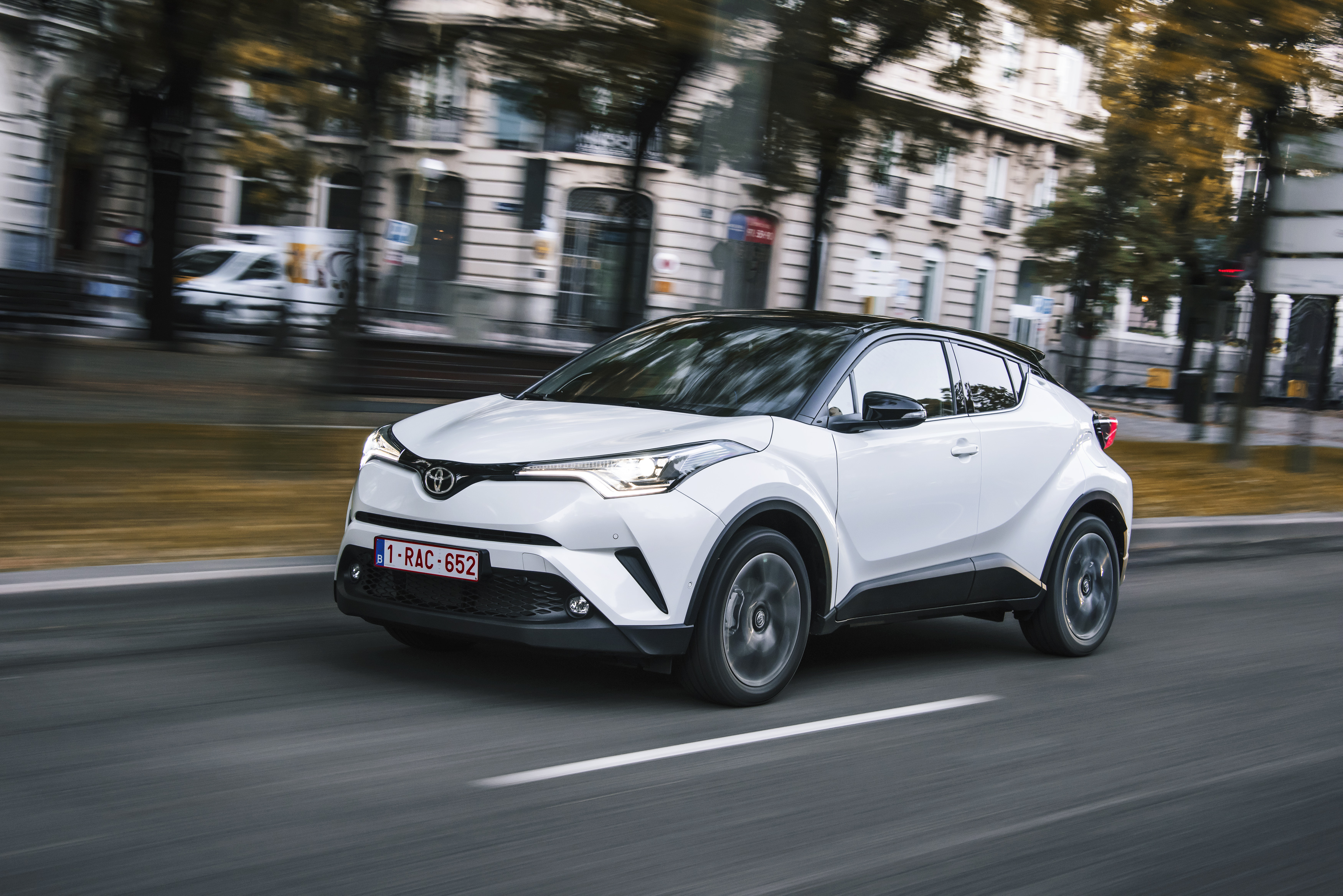 Toyota C-HR Discretamente, o C-HR de série foi exibido apenas no site da Toyota