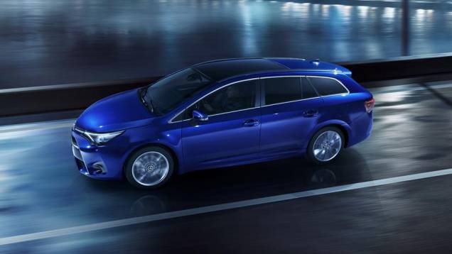 Ao todo são cinco opções de motores, duas a diesel e três a gasolina | <a href="https://quatrorodas.abril.com.br/noticias/saloes/genebra-2015/toyota-revela-avensis-2015-reestilizado-843116.shtml" target="_blank" rel="migration">Leia mais</a> Ao todo são cinco opções de motores, duas a diesel e três a gasolina | <a href="https://quatrorodas.abril.com.br/noticias/saloes/genebra-2015/toyota-revela-avensis-2015-reestilizado-843116.shtml" target="_blank" rel="migration">Leia mais</a>