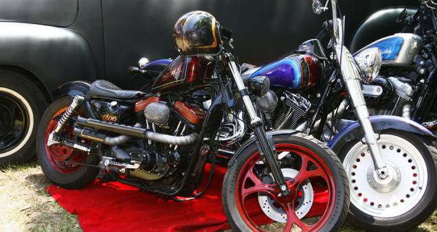 Sportster 1200 com rodas e pintura especiais, banco monoposto e escape direto revestido com tiras de amianto | <a href="https://quatrorodas.abril.com.br/moto/noticias/two-wheels-brazil-reune-fabricantes-nacionais-americanos-motos-vintage-644346.shtml" rel="migration">Leia m</a> Sportster 1200 com rodas e pintura especiais, banco monoposto e escape direto revestido com tiras de amianto | <a href="https://quatrorodas.abril.com.br/moto/noticias/two-wheels-brazil-reune-fabricantes-nacionais-americanos-motos-vintage-644346.shtml" rel="migration">Leia m</a>