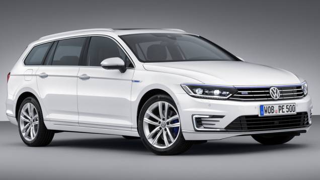 Modelo promete autonomia de até 1.000 km | <a href="https://quatrorodas.abril.com.br/noticias/saloes/paris-2014/vw-apresenta-passat-gte-802784.shtml" rel="migration">Leia mais</a>