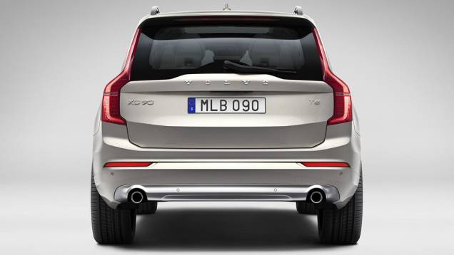 Traseira do XC90 lembra o modelo anterior | <a href="https://quatrorodas.abril.com.br/carros/lancamentos/volvo-xc90-797953.shtml" rel="migration">Leia mais</a> Traseira do XC90 lembra o modelo anterior | <a href="https://quatrorodas.abril.com.br/carros/lancamentos/volvo-xc90-797953.shtml" rel="migration">Leia mais</a>