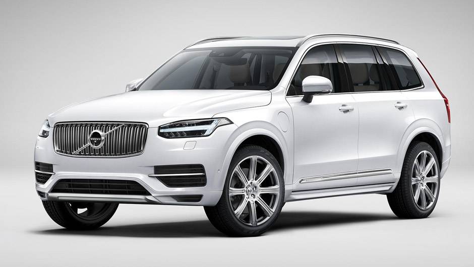 O novo XC90 come&ccedil;a a ser produzido no segundo semestre na Su&eacute;cia, mas s&oacute; chega &agrave;s ruas em maio de 2015 | <a href="https://quatrorodas.abril.com.br/carros/lancamentos/volvo-xc90-797953.shtml" rel="migration">Leia mais</a>