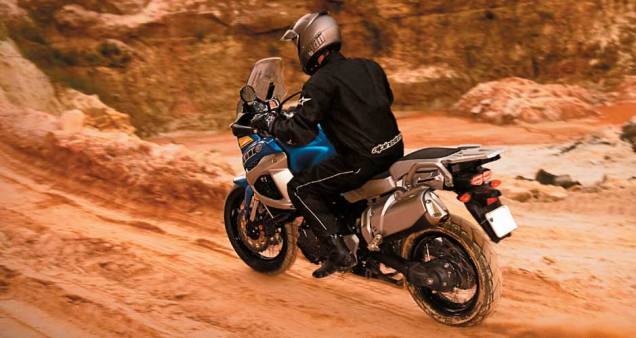 Em estradinhas de piso firme, a XT 1200 vai bem Em estradinhas de piso firme, a XT 1200 vai bem