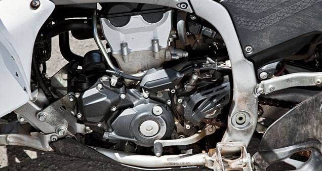 Motor de 450 cc não tem potência divulgada Motor de 450 cc não tem potência divulgada