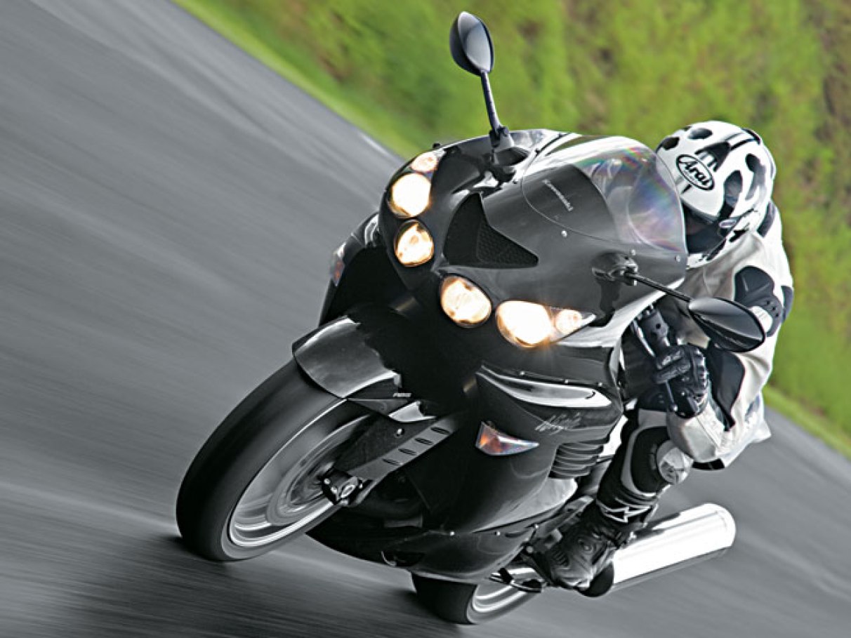 Ninja ZX-14 | Quatro Rodas