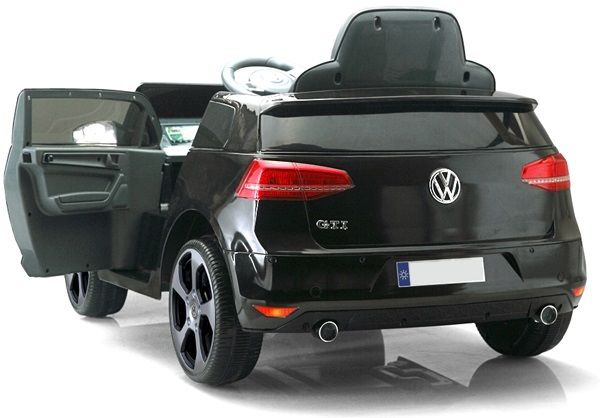 Golf GTI elétrico Golf GTI elétrico em posição 3x4 de traseira
