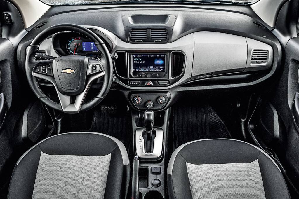 Chevrolet Spin LTZ Posição de dirigir da Spin é mais alta, mas afastada do para-brisa
