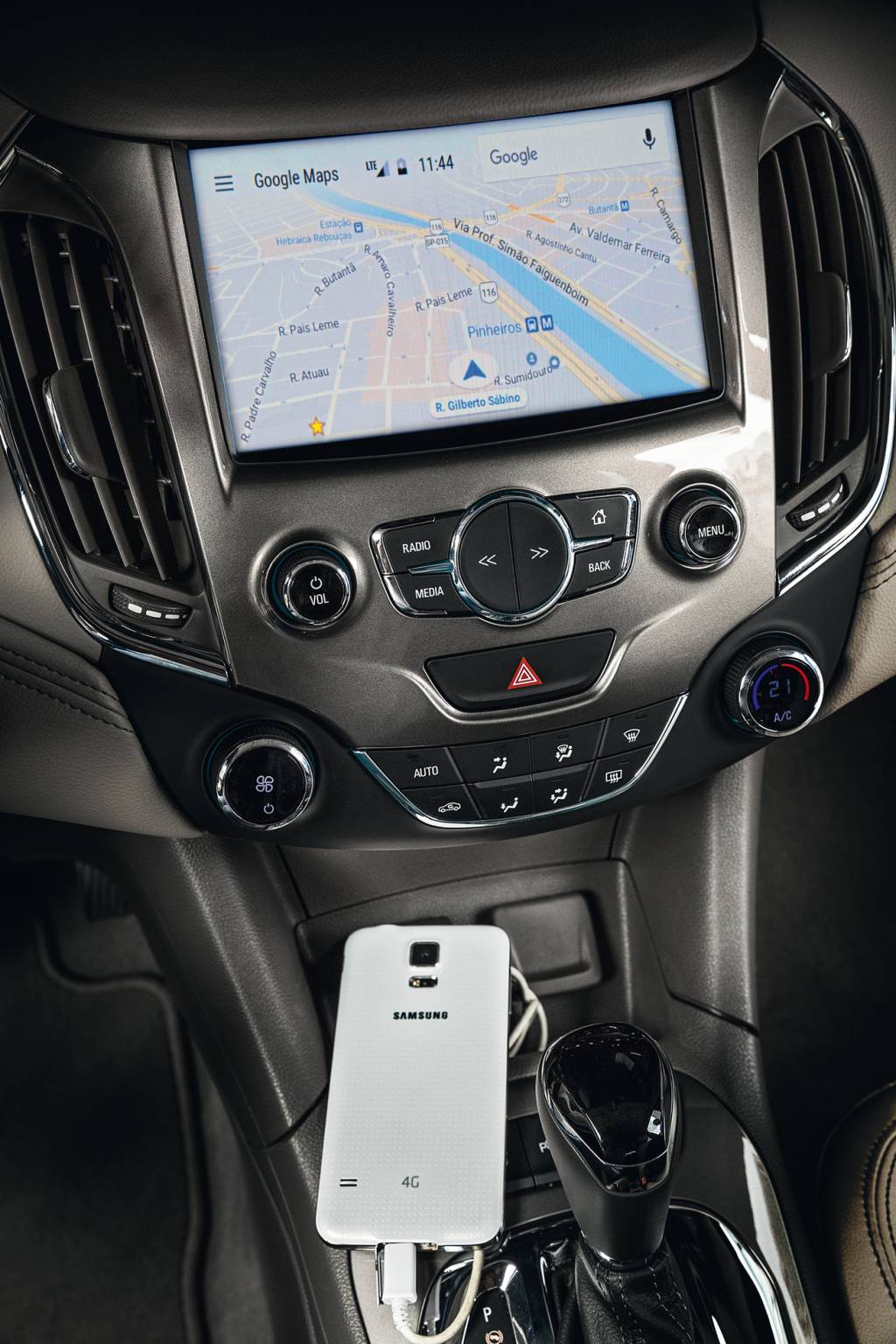 Chevrolet Cruze Cruze: Android Auto e computador de bordo com 14 páginas de informações