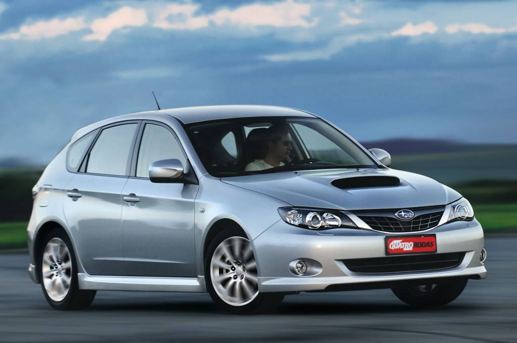 Subaru Imprenza WRX 2.5 Turbo Suspensão (McPherson na frente e duplo A atrás) copia o asfalto,