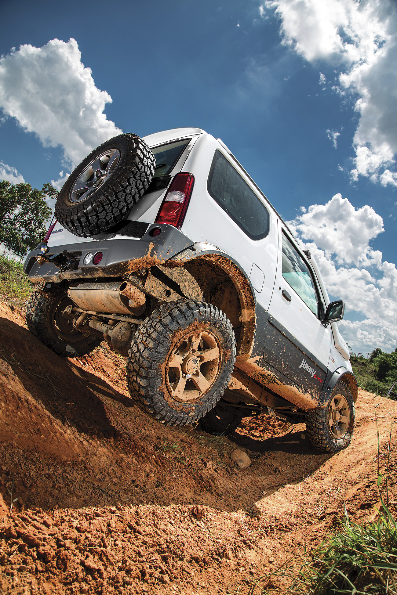 Suzuki Jimny Aparência mansa esconde um desbravador que não se intimida com obstáculos