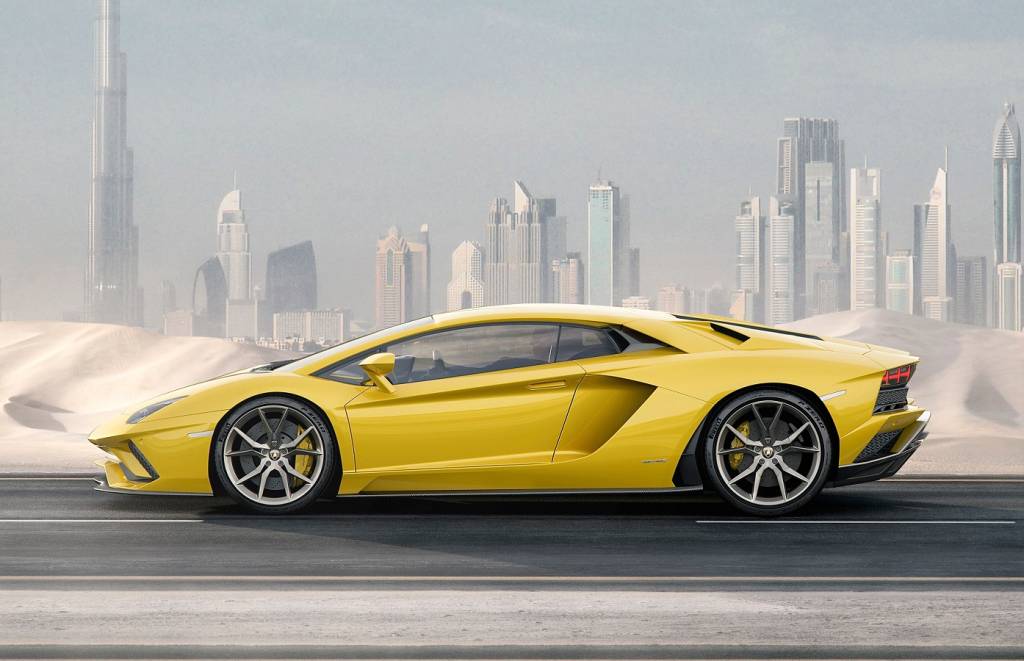 Lamborghini Aventador S de perfil