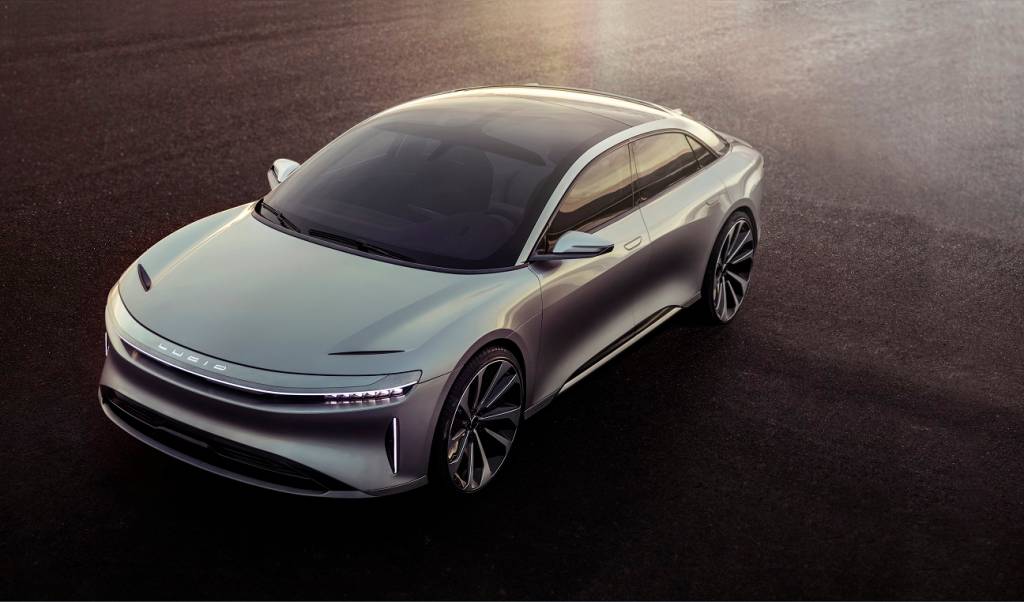 Lucid Air em posição 3x4 de frente