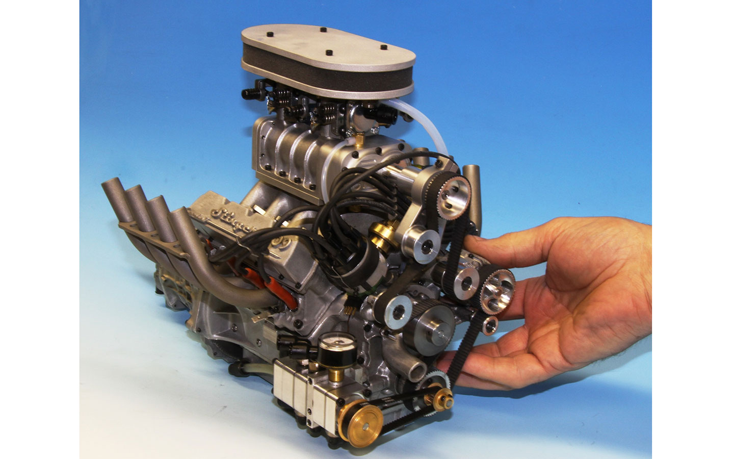 Miniatura funcional de V8 o presente de Natal ideal para você Quatro