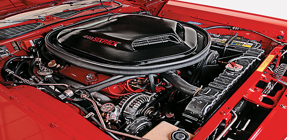 Esse motor V8 era um dos mais potentes da época: 7,2 litros com 385 cv