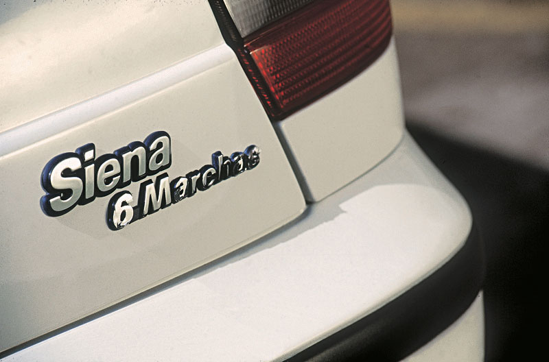 Fiat Siena com seis marchas Fiat Siena com seis marchas