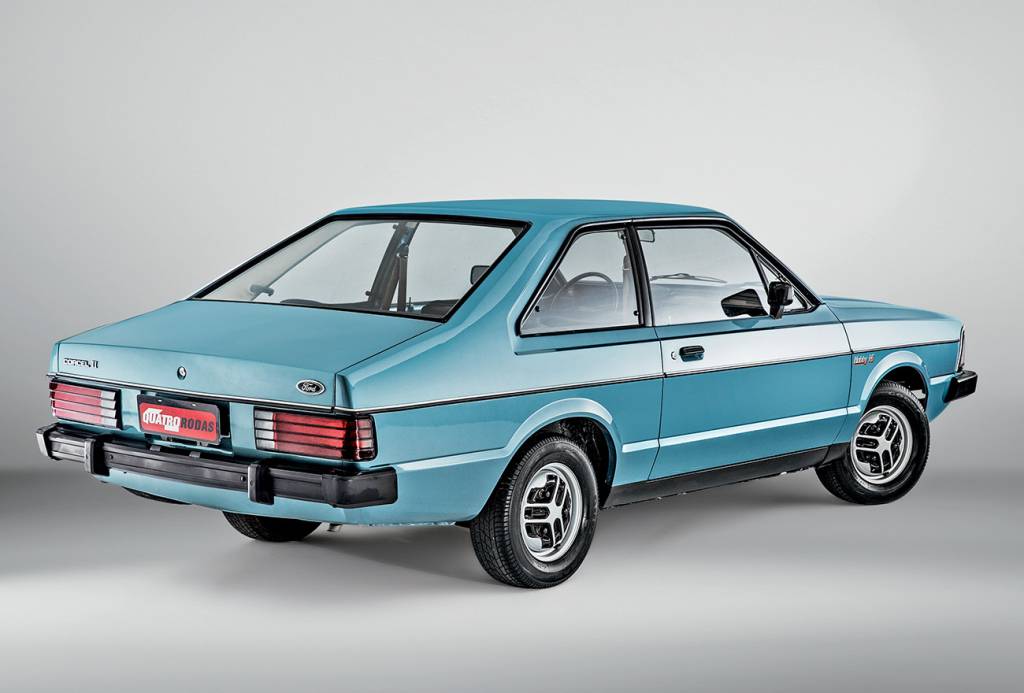 Ford Corcel Hobby O Hobby era uma versão mais despojada: frisos pretos eram sua marca registrada no exterior