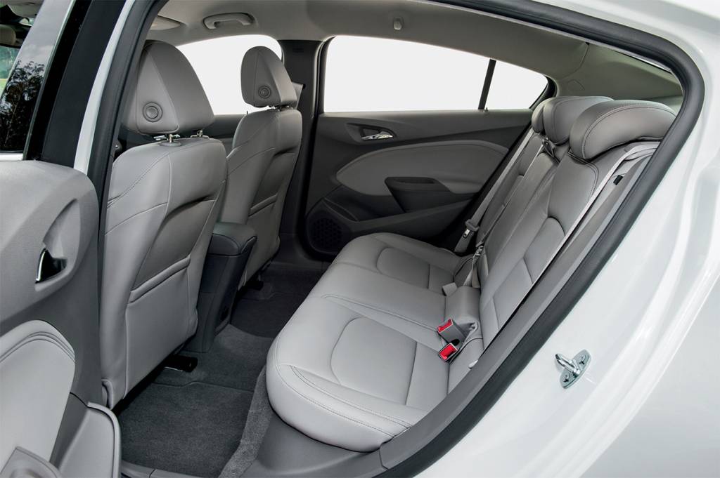 Chevrolet Cruze Cruze atual tem um grande ressalto central