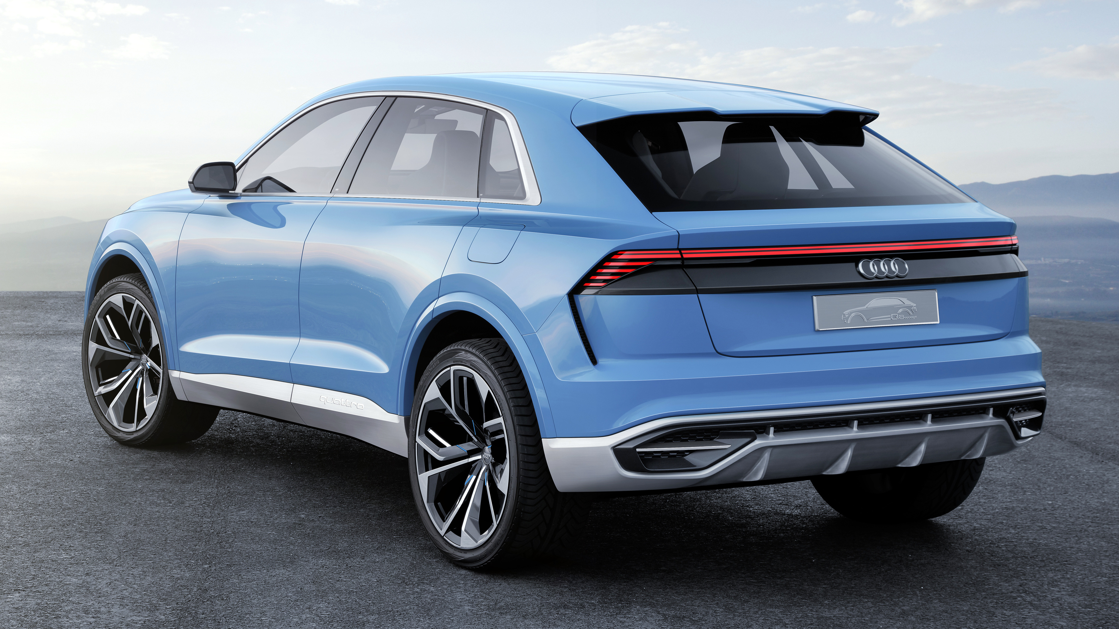 Audi Q8 concept Lanternas traseiras são bastante estreitas e têm iluminação por LEDs