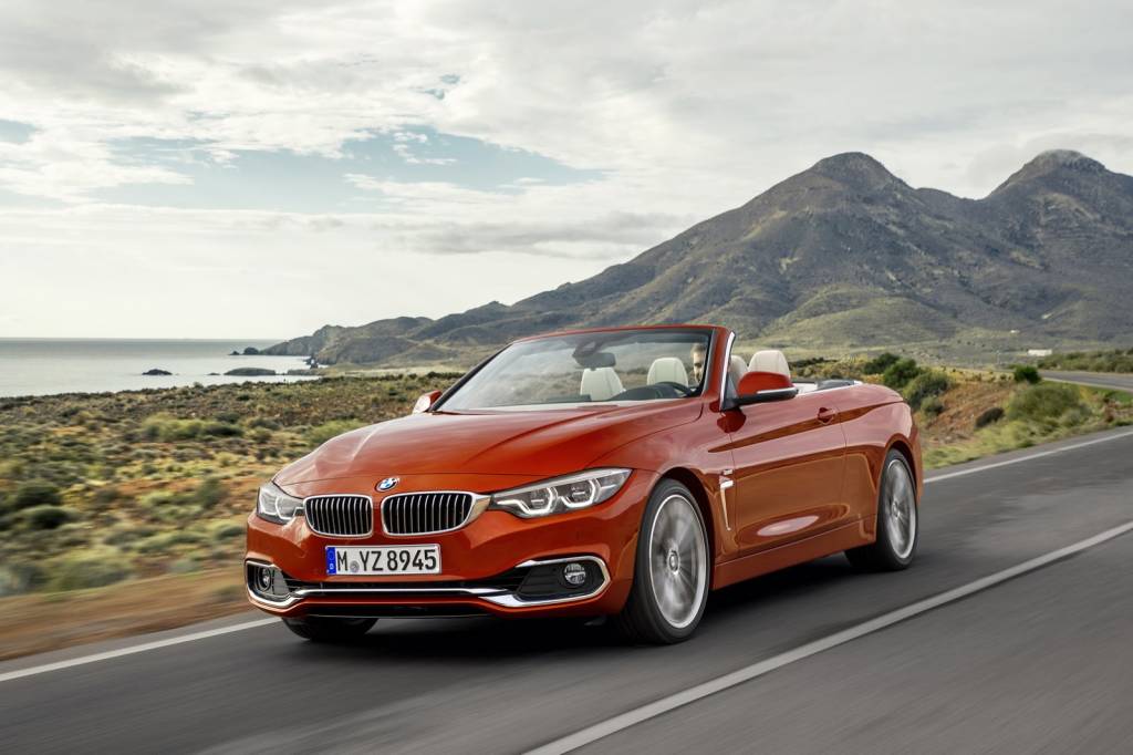 BMW Série 4 Cabrio na posição 3x4 de frente