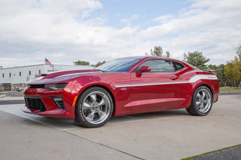 Camaro Yenko/SC 2017 na posição 3x4 de frente