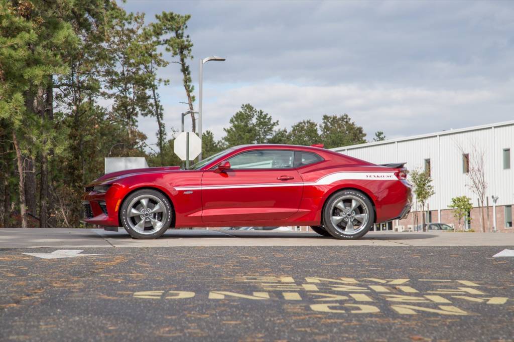 Camaro Yenko/SC 2017 de perfil