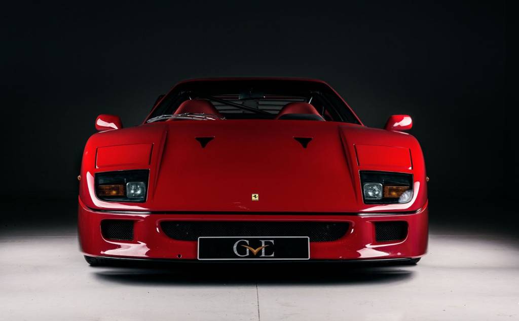 Ferrari F40 de frente