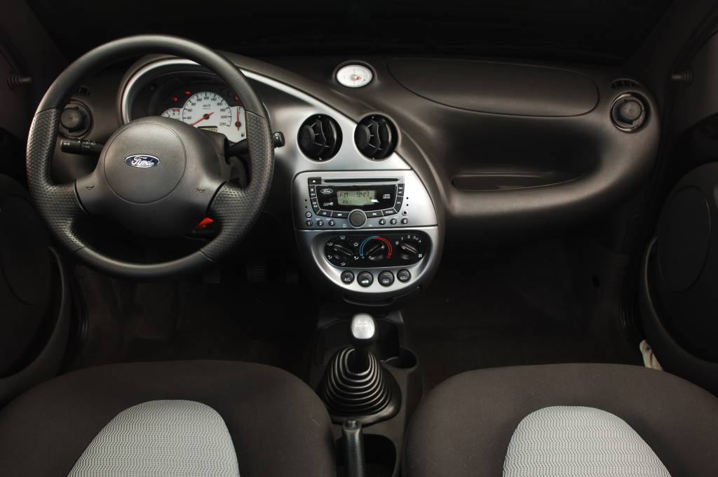 Interioe do Ka MP3 1.6, modelo 2006 da Ford, testado pela revista Quatro Rodas. Interioe do Ka MP3 1.6, modelo 2006 da Ford, testado pela revista Quatro Rodas.