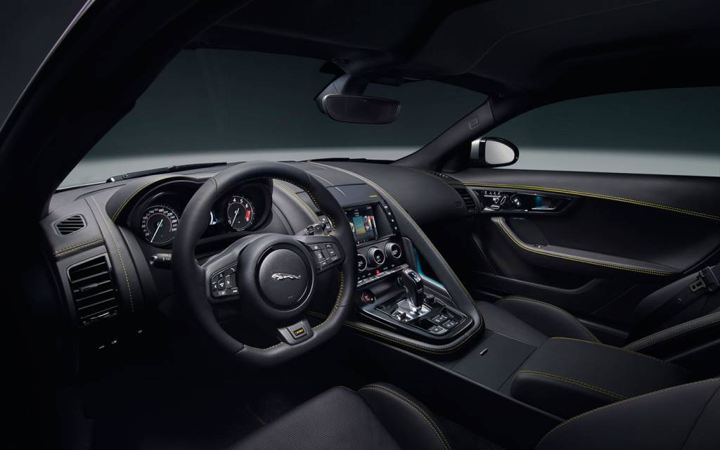 Jaguar F-Type 2018 (interno) Jaguar F-Type 2018 (interno)