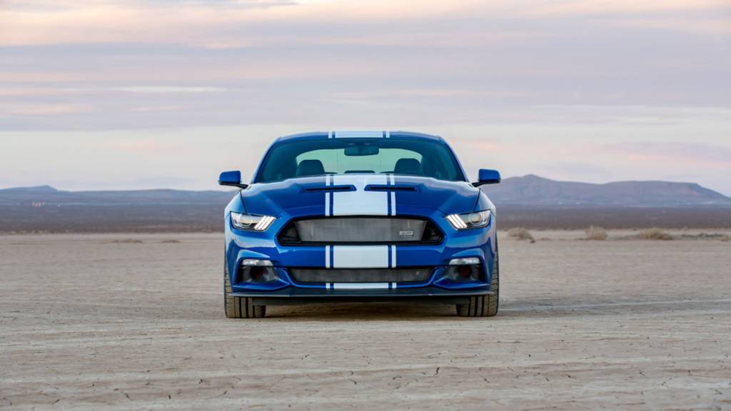 Mustang Shelby Super Snake de frente