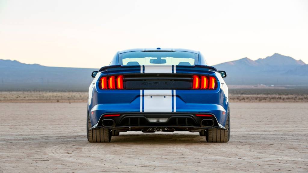 Mustang Shelby Super Snake de traseira