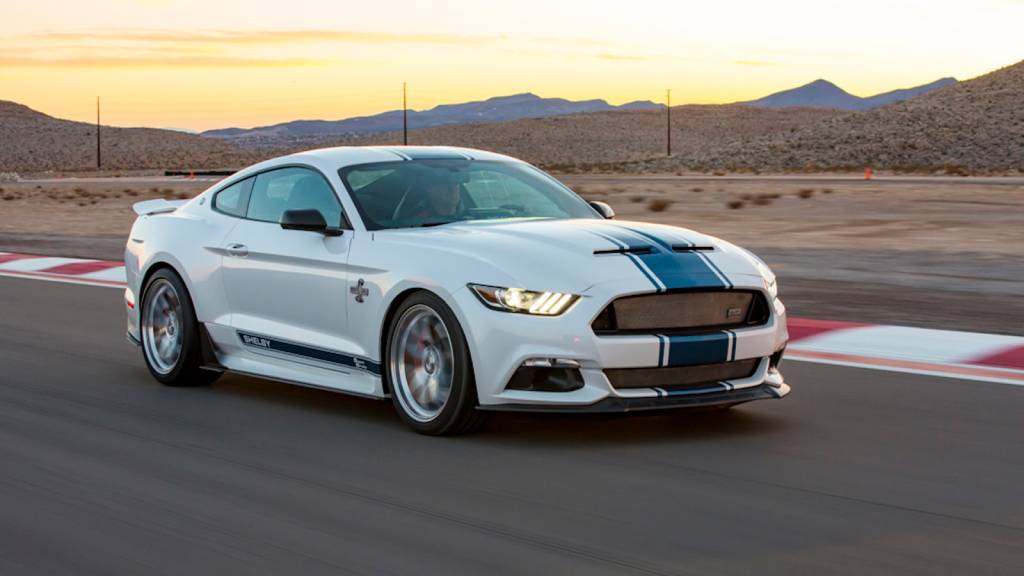 Mustang Shelby Super Snake na posição 3x4 de frente