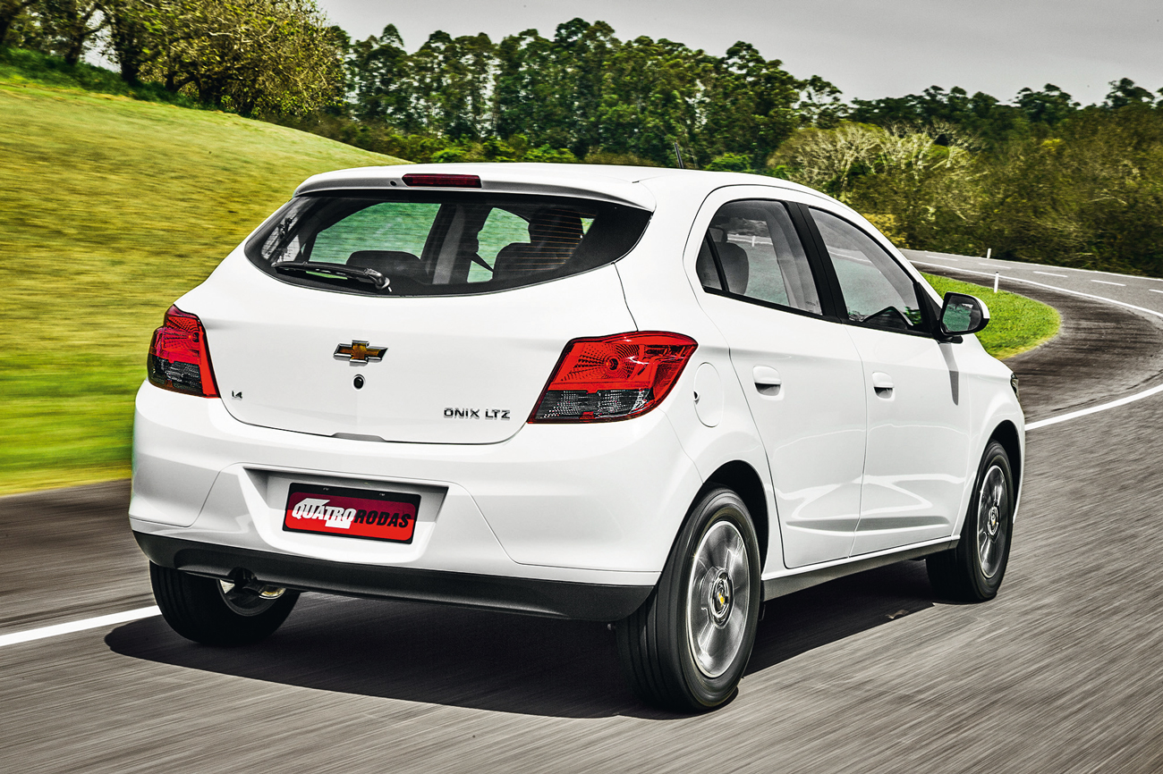 Chevrolet Onix usado é econômico e automático custa menos de R$ 50.000