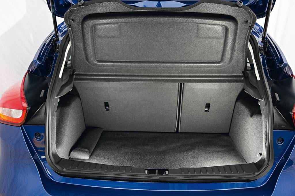 Ford Focus Titanium O porta-malas é o maior, por pequena margem: 316 litros